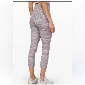 Lululemon Align Crop 21" leggings in a Mini Space Dye print Sz 4. EUC